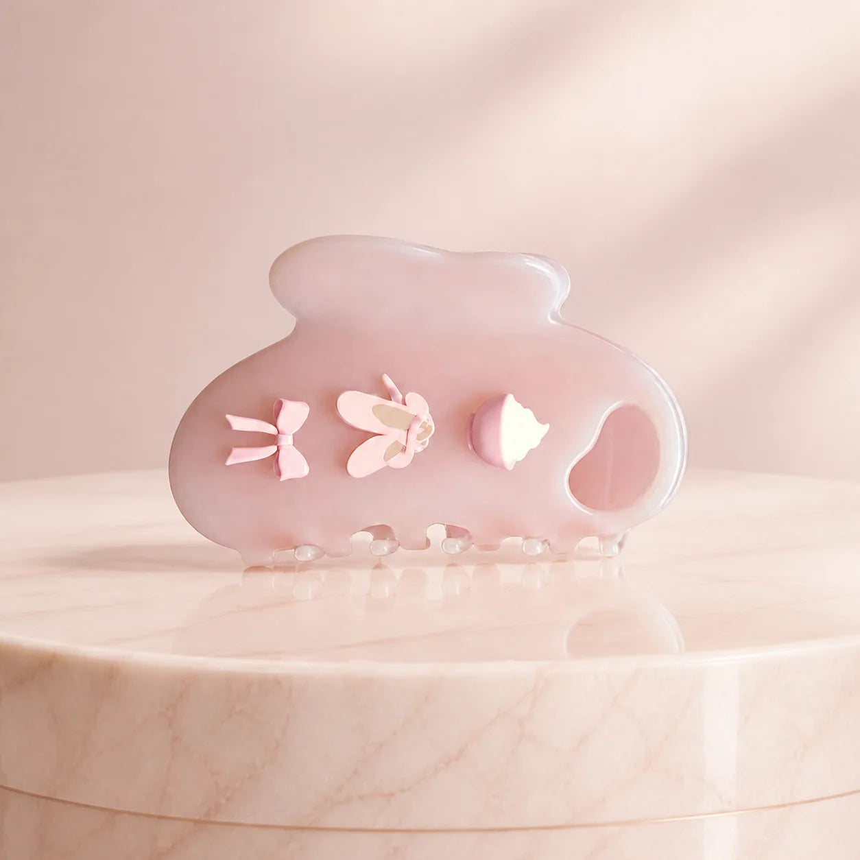 Blush MARBRÉ claw clip detail